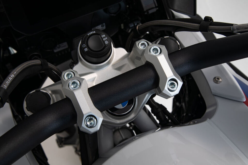 SW-MOTECH BMW Modelleri için • 32 mm Yükseltme • 20 mm Geri Alma • Gümüş - LEH.07.039.12601/S