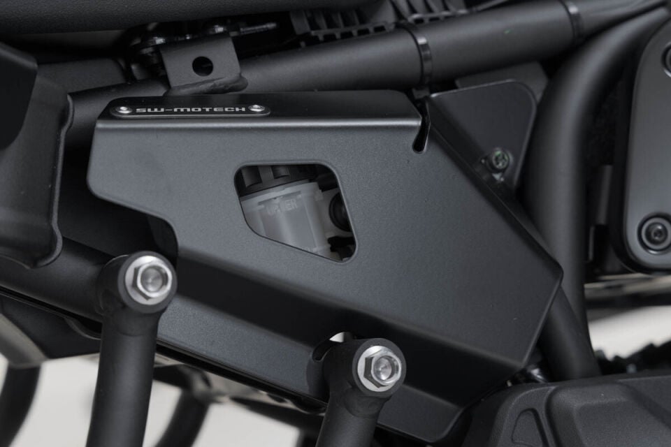 SW-MOTECH Fren Hidroliği Hazne Koruma Seti Yamaha XSR700 / XT L+R - SCT.06.642.10000/B