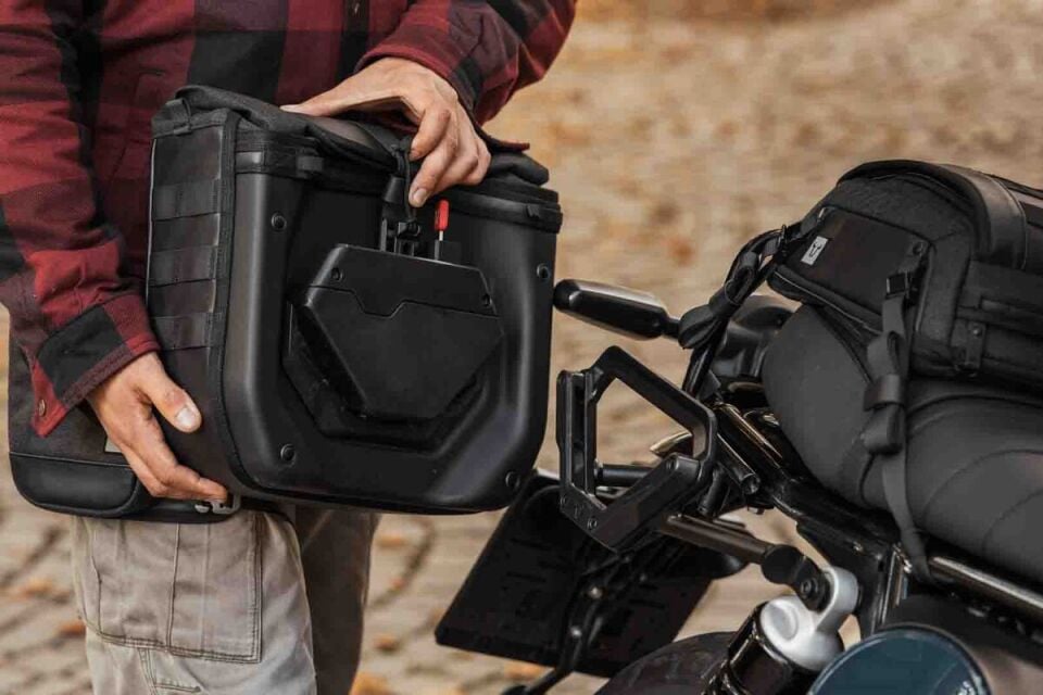 SW-MOTECH Legend Gear Yan Çanta 11 L V-LOC Uyumlu - BC.HTA.00.401.20000