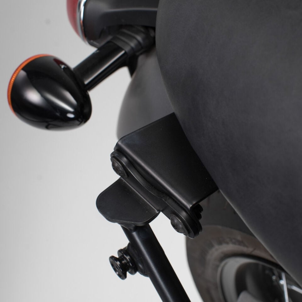 SW-MOTECH Triumph Bonneville SLC Yan Taşıyıcı Adaptörü Sağ - HTA.11.743.13001