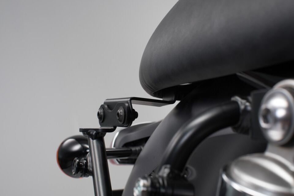 SW-MOTECH Triumph Bonneville SLC Yan Taşıyıcı Adaptörü Sağ - HTA.11.743.13001