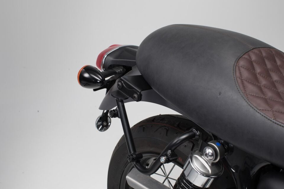 SW-MOTECH Triumph Bonneville SLC Yan Taşıyıcı Adaptörü Sağ - HTA.11.743.13001