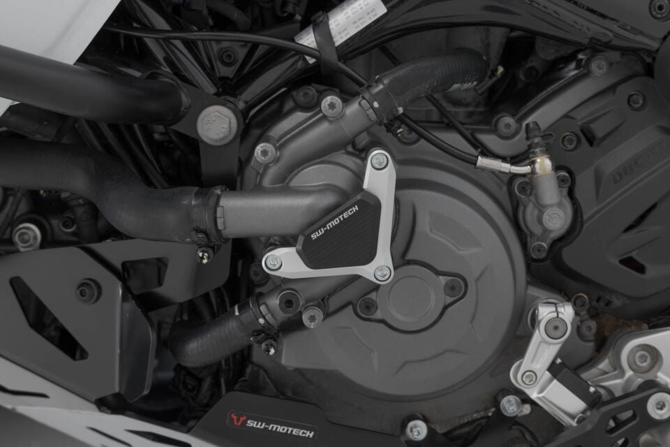 SW-MOTECH Ducati Su Pompası Koruma Gümüş / Siyah - SCT.22.114.10002